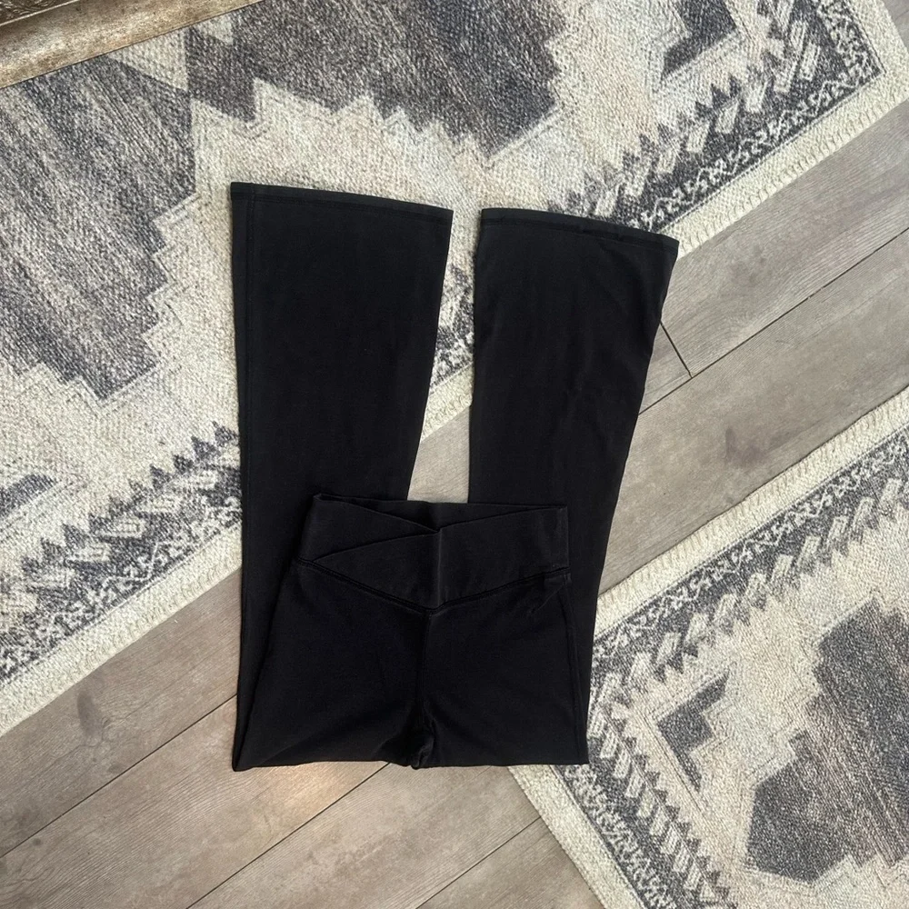 Old Navy Active Girls Black High Rise Flare Pants Size large Go Dry High Rise